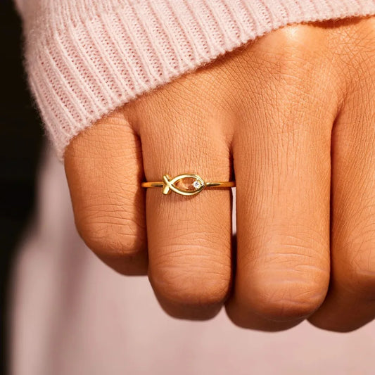 Inlaid Zircon Fish Ring