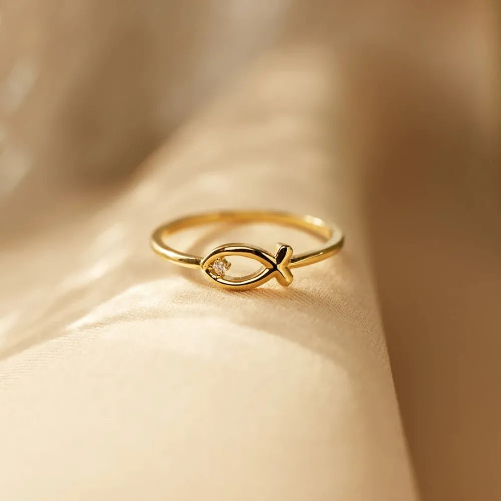 Inlaid Zircon Fish Ring